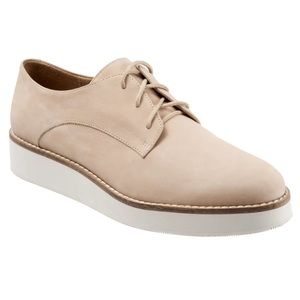 Softwalk Women's Willis Walking Shoes Sand Nubuck Size 10M